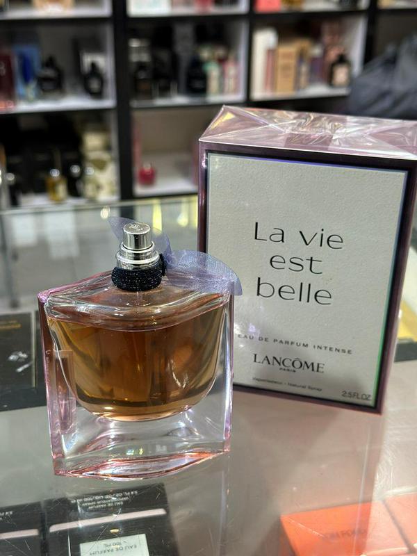 PARFUM  LA VIE EST BELLE