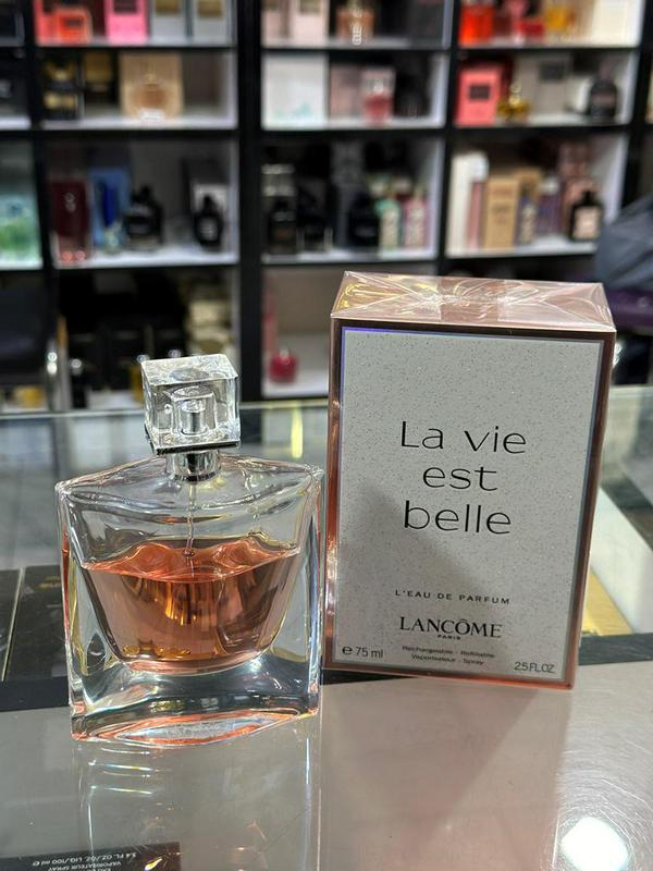 PARFUM  LA VIE EST BELLE