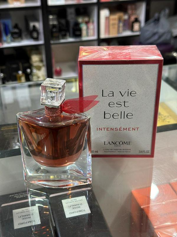 PARFUM  LA VIE EST BELLE