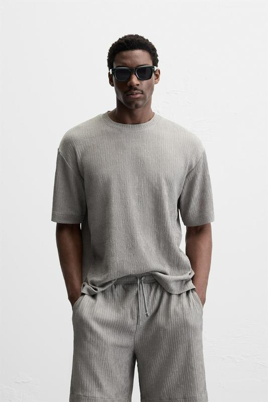 TEXTURED JACQUARD T-SHIRT