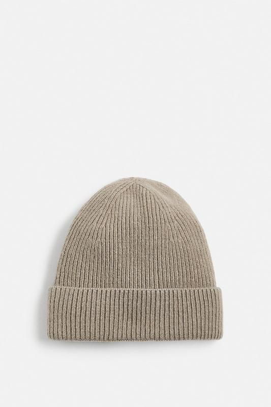 KNITTED BEANIE WITH WOOL